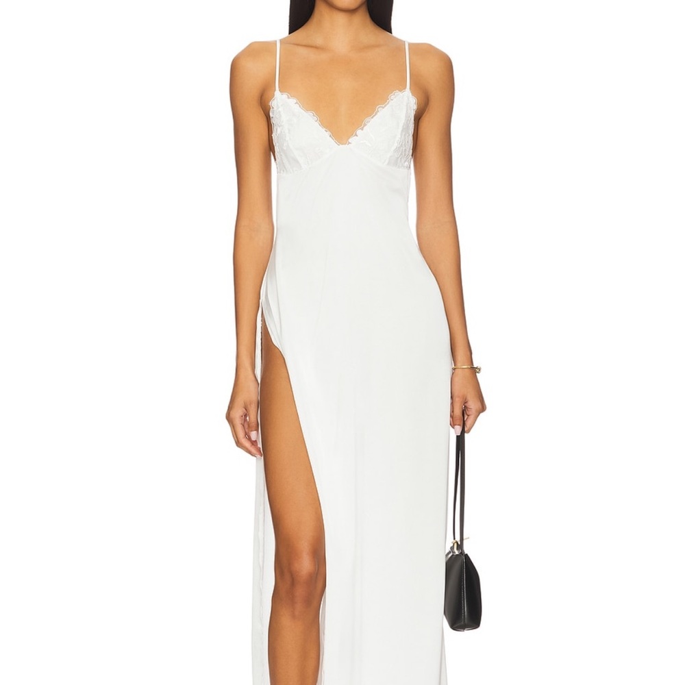 Elegant White Maxi Dress